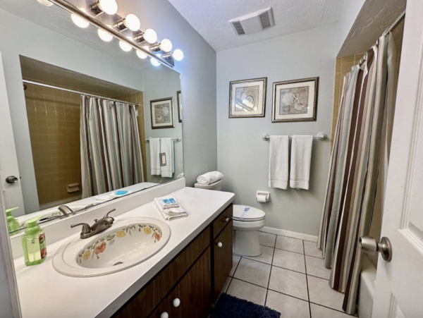 Holmes Beach Vacation end Unit Rental with Gulf View